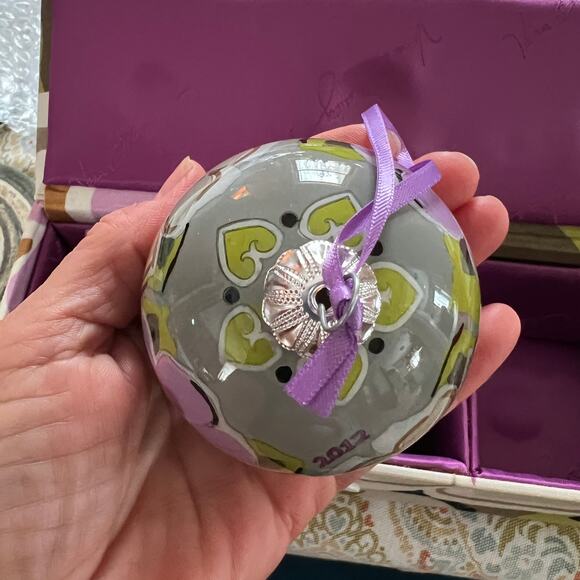 Lot of 3 Vera Bradley hand painted floral glass Christmas tree ornaments retired - Picture 3 of 9